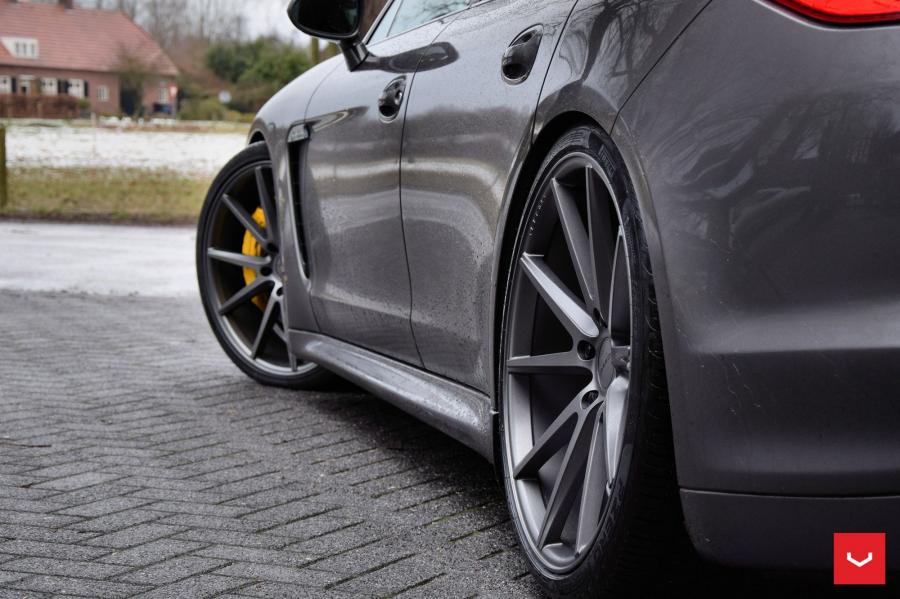 Детали экстерьера Porsche Panamera on Vossen Wheels (VFS1) 2017 года  (фото 7 из 11)